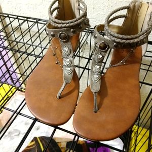 Sandals size 10